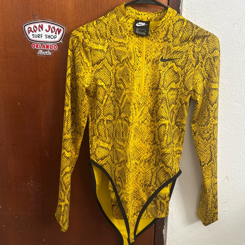 Nike Snake Print Gym Set